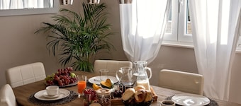 Villa de luxe LeLu avec piscine d'eau salée chauffée, parking, Internet haut débit, barbecue...