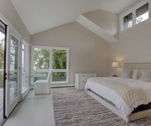 5 bedrooms, iron/ironing board, free WiFi, bed sheets - 5 Bedrooms ~ Steps from a Private Sandy Beach and Beautiful Vineyard Views.. (Southold)