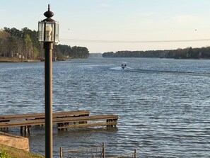 Beach - Lake Sinclair Getaway + Rooftop Patio (Sparta)