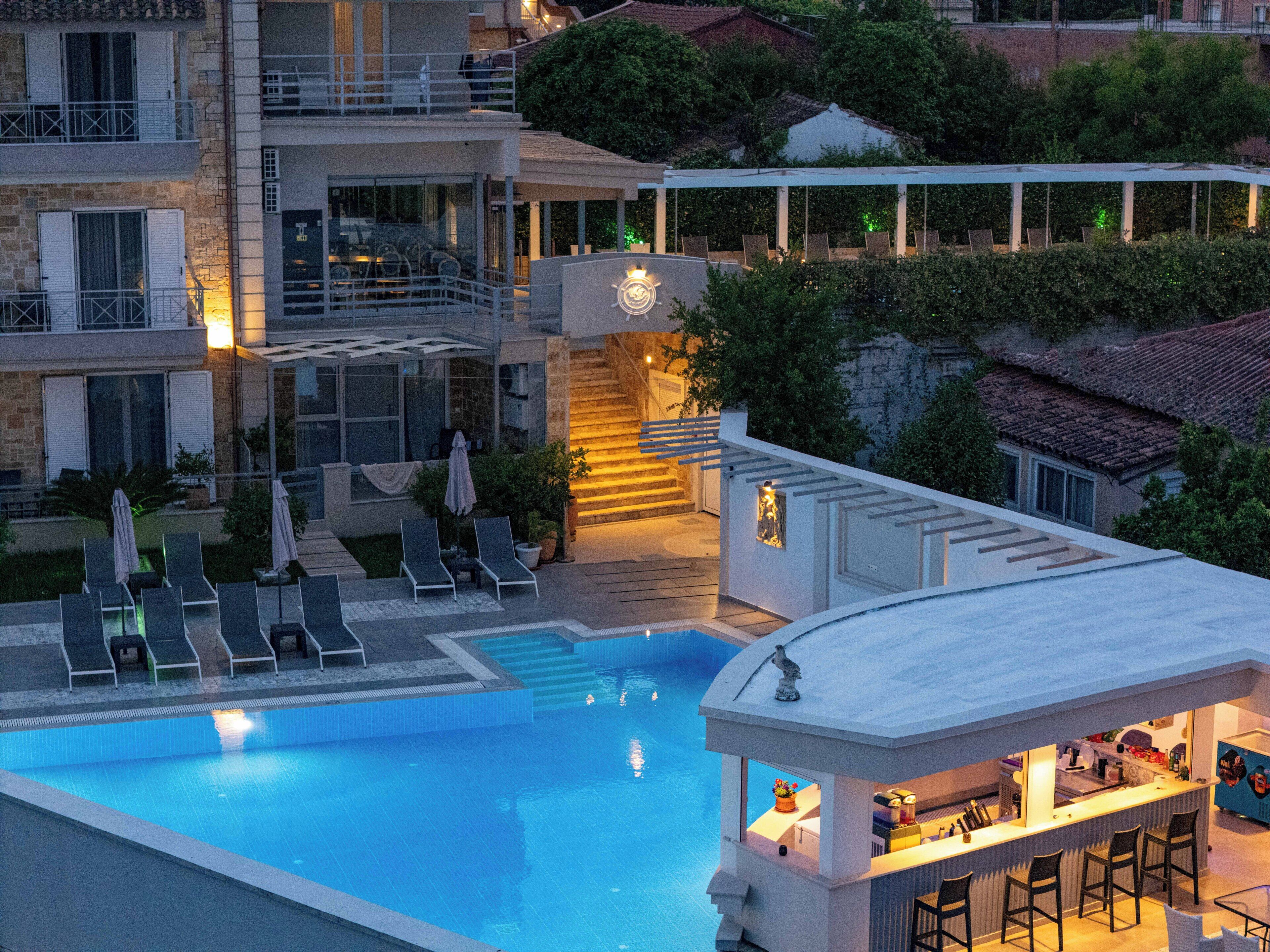 Bar en bord de piscine