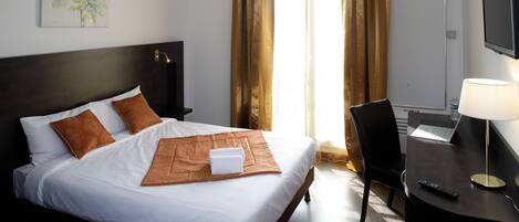 Double Room Single Use, 1 Double Bed | 4 bedrooms, hypo-allergenic bedding, individually decorated