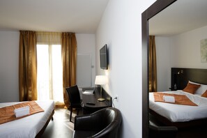 4 bedrooms, hypo-allergenic bedding, individually decorated - L'Epi Hotel (Epernon)