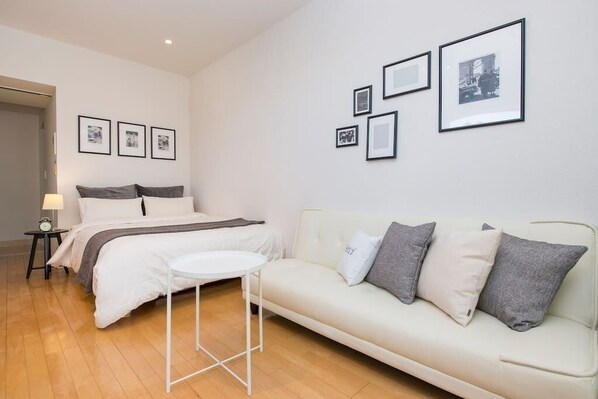 2 bedrooms, iron/ironing board, free WiFi, bed sheets - 50 Awesome Room! Great Location,Clean, (Osaka-shi)