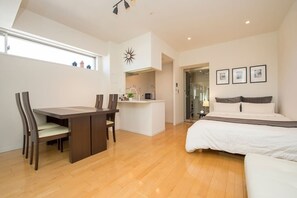 2 chambres, fer et planche à repasser, Wi-Fi gratuit, draps fournis