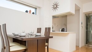Uklassifisert bilde, 2 av 33, knapp