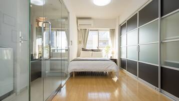 2 bedrooms, iron/ironing board, free WiFi, bed sheets