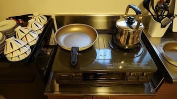 Fridge, microwave, stovetop, electric kettle