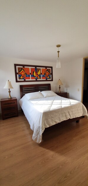 3 bedrooms, in-room safe, desk, iron/ironing board - Ideal Family long stays & work Apt 3 BRs Wifi Pool (Envigado)