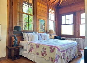 Premium bedding, minibar, free WiFi, bed sheets