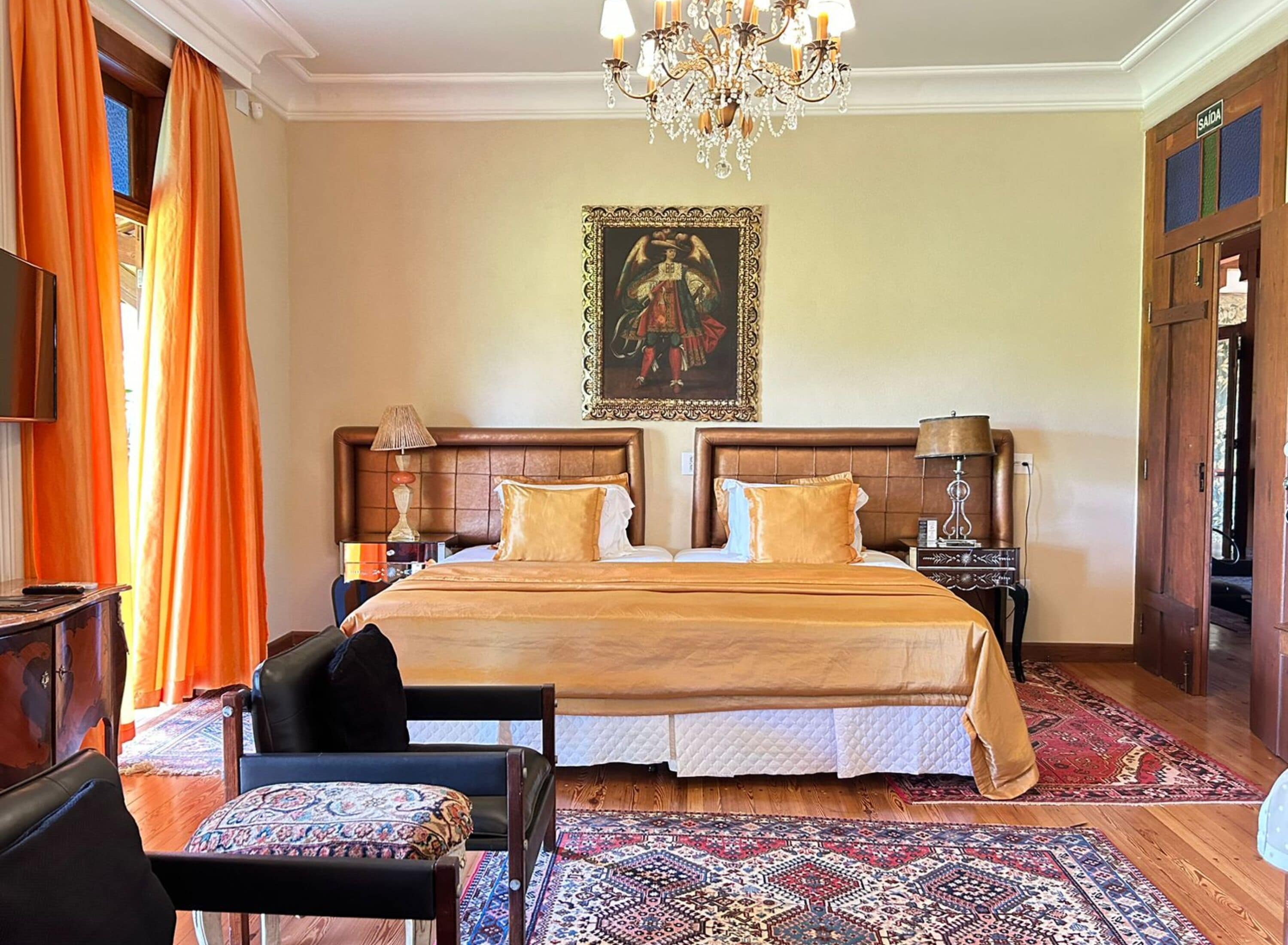 Premium bedding, minibar, free WiFi, bed sheets