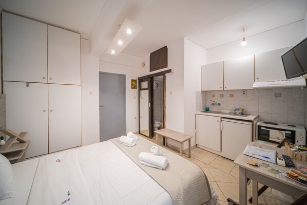 1 chambre, fer et planche Ă repasser, Wi-Fi gratuit, draps fournis