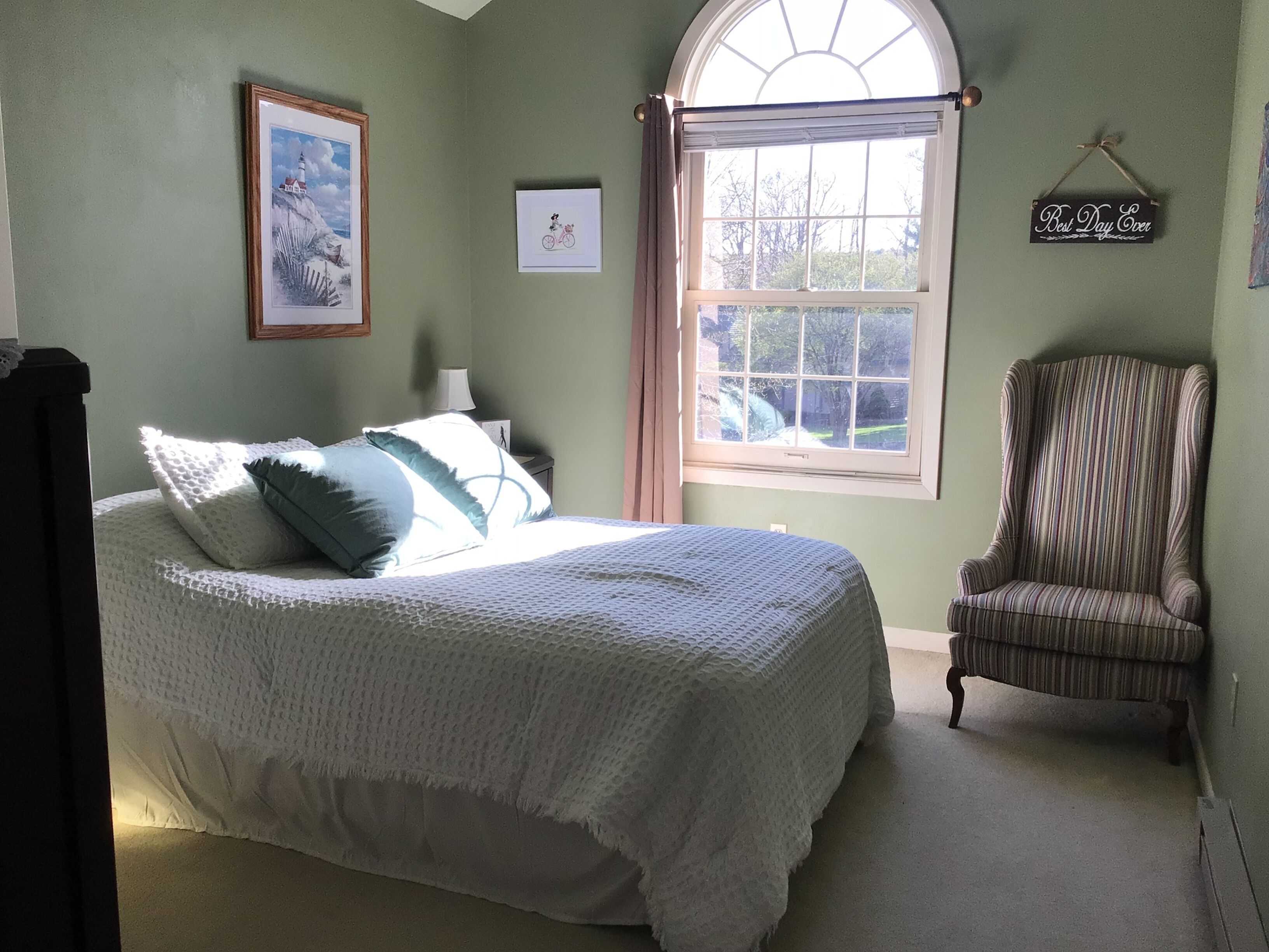 4 bedrooms, desk, iron/ironing board, free WiFi