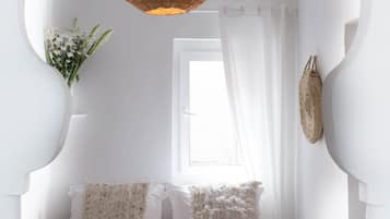 Superior Triple Room, Multiple Beds, Non Smoking (14) | Individually decorated, individually furnished, soundproofing, WiFi