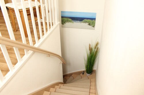 Located between Sassnitz & Binz and sleeps up to 6 people