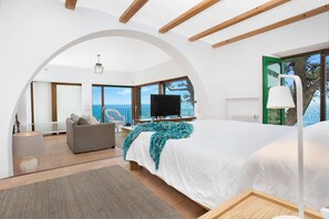 6 bedrooms, iron/ironing board, free WiFi, bed sheets