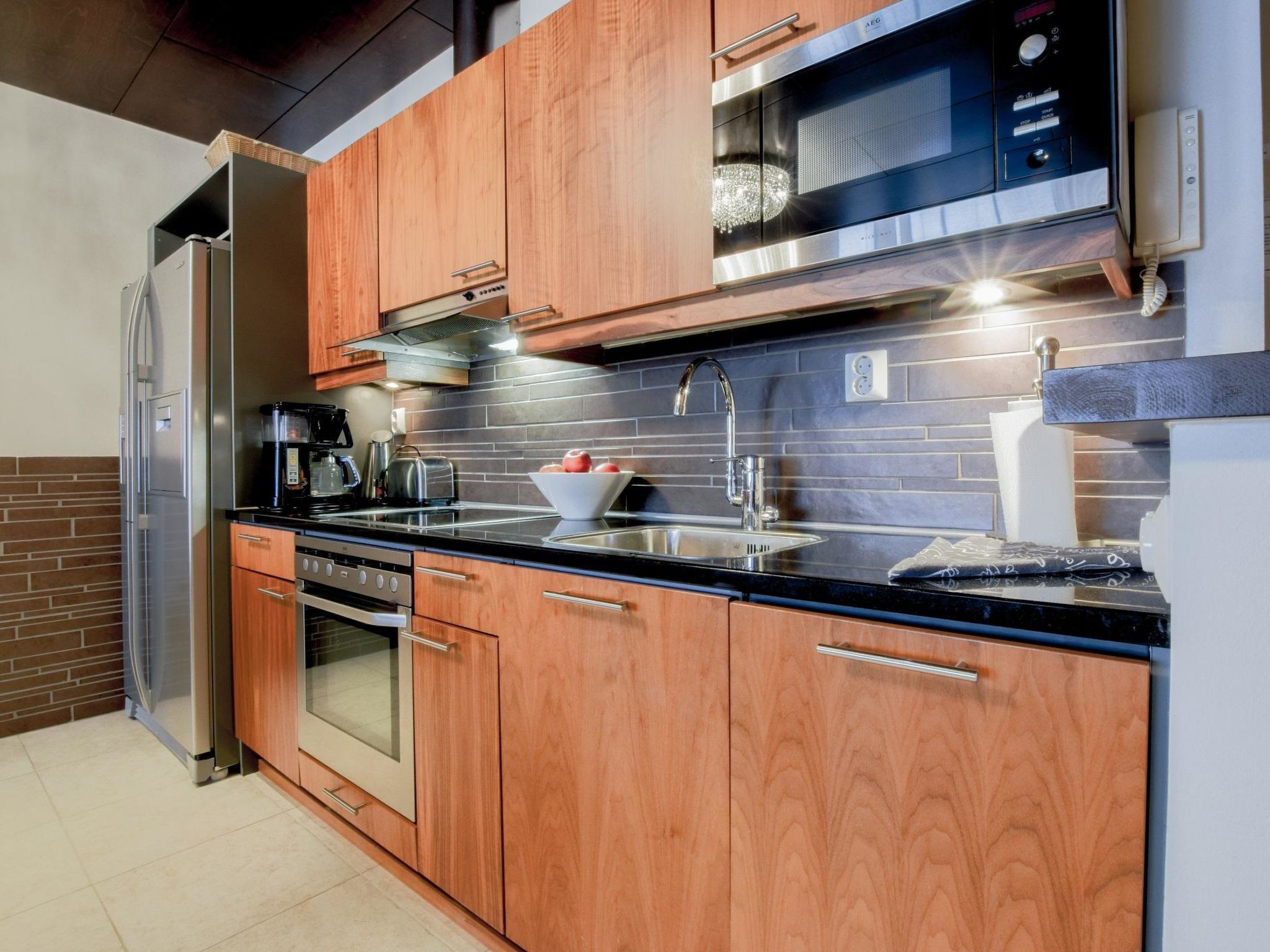 Fridge, microwave, dishwasher, cookware/dishes/utensils