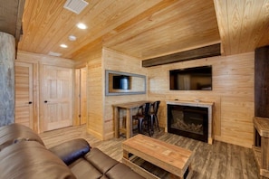 Smart TV y chimenea