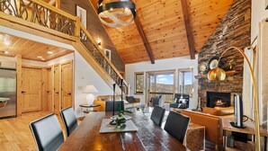 Interior - Enjoy Blue Ridge Bliss at our Rustic-Chic Luxury Haven: Smoky Mountain Retreat (Blue Ridge)