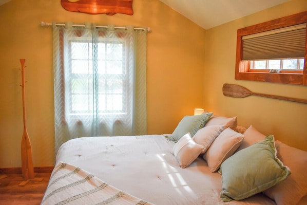 2 bedrooms, iron/ironing board, free WiFi