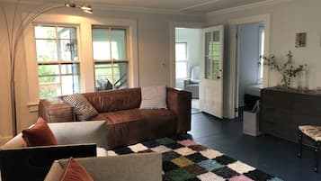 Traditional House, Multiple Beds, Garden View | Living area | TV, Netflix