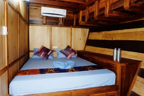 4 habitaciones y tabla de planchar con plancha