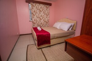 3 chambres, fer et planche Ă repasser, Wi-Fi, draps fournis