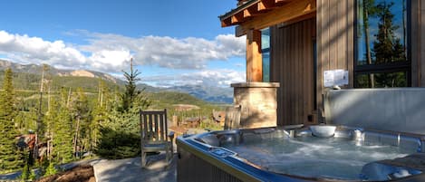 Bain à remous extérieur