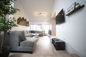 Smart-tv en een open haard