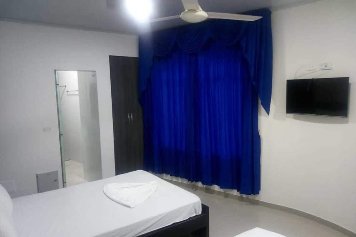 Blackout drapes, WiFi (free)