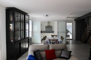 Smart TV, DVD player, books, offices - 3-star villa, on the 2nd seafront and beach enclosed garden and private parking (Agon-Coutainville)