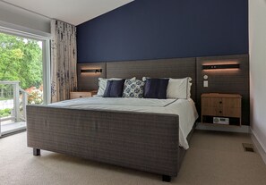 3 bedrooms, memory foam beds, desk, iron/ironing board