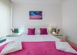 5 habitaciones, tabla de planchar con plancha, wifi y ropa de cama 