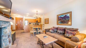 Flat-screen TV, fireplace, DVD player