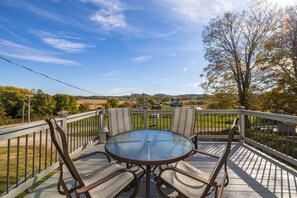 Outdoor dining - The Sanctuary (Near Tecumseh) (Kingston)