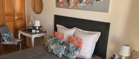 2 chambres, bureau, fer et planche à repasser, Wi-Fi gratuit