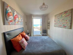 2 bedrooms, desk, iron/ironing board, free WiFi
