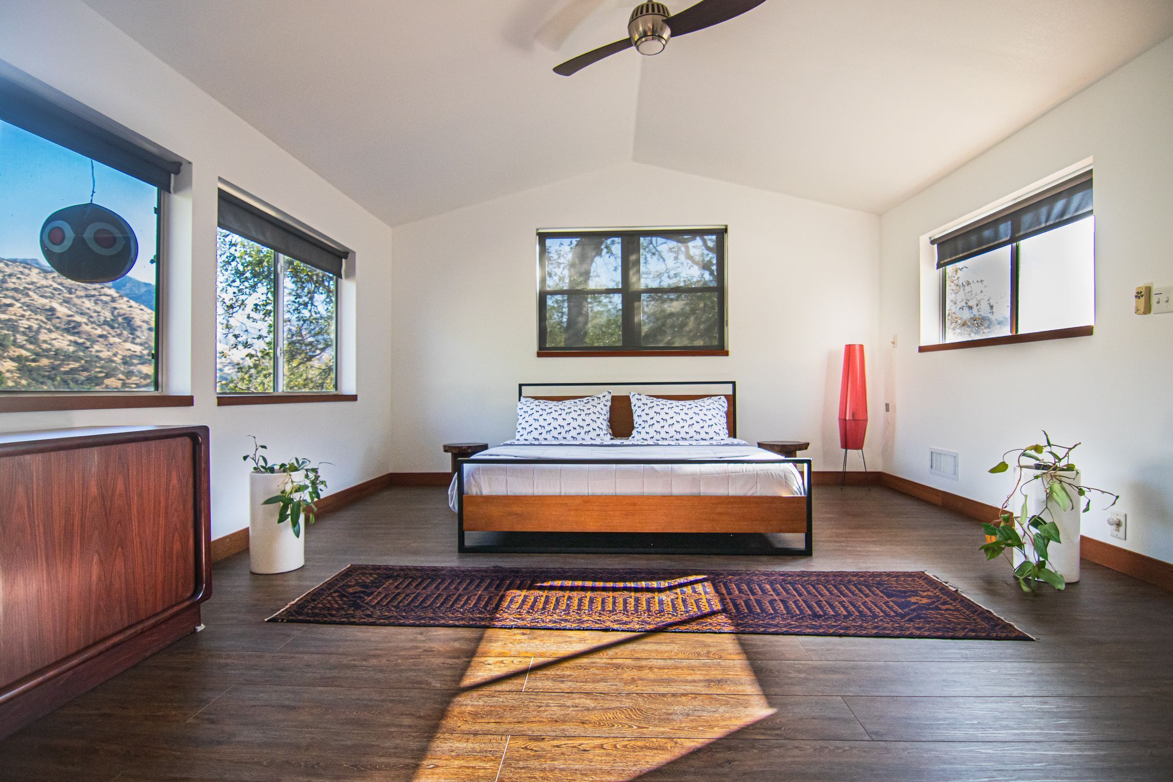 1 bedroom, desk, travel cot, free WiFi