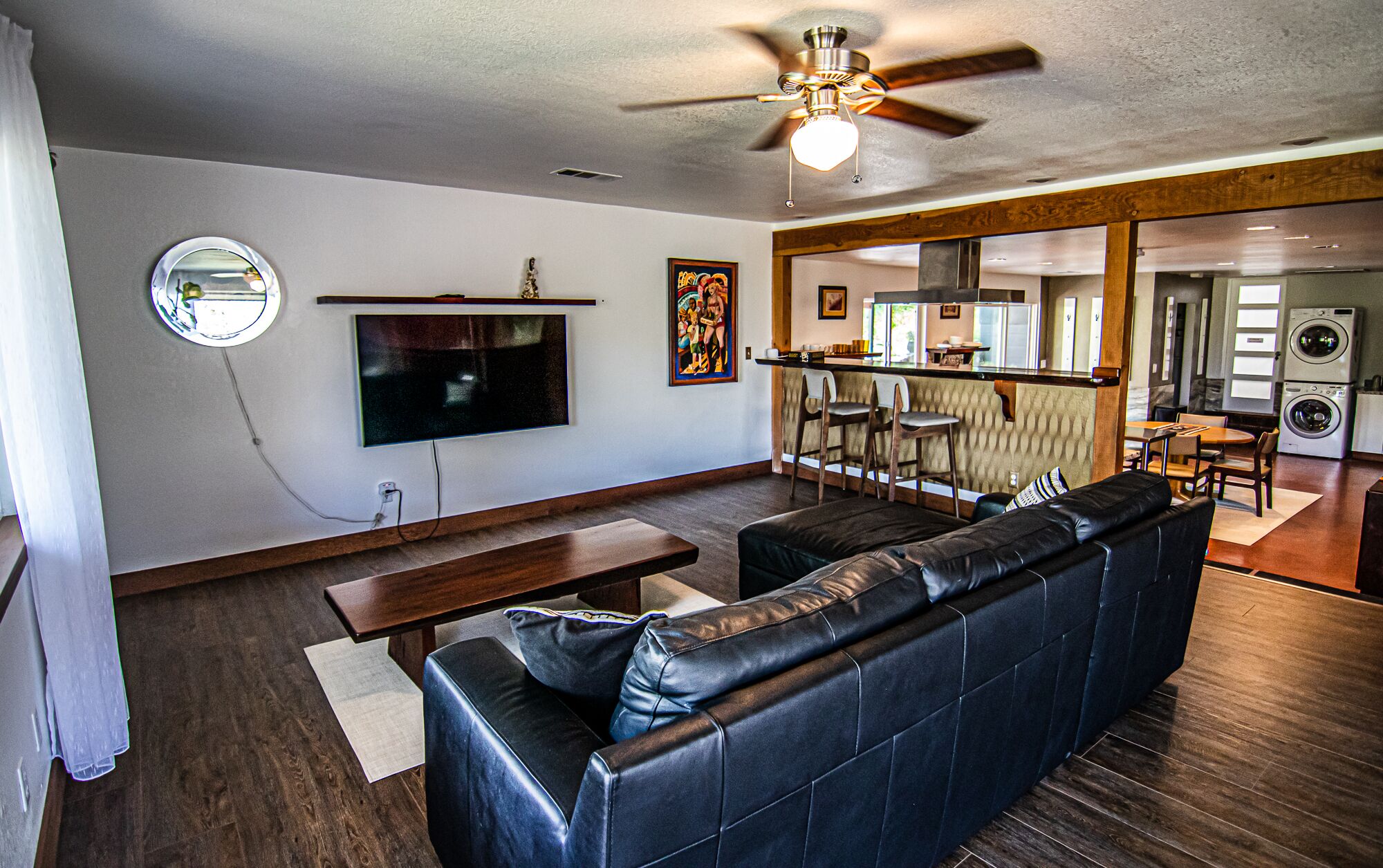 Smart TV, books, offices