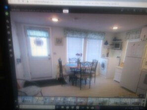 Dining - Beautiful Light and Bright Beach Condo. (Hampton)