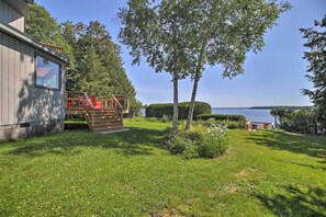Property grounds - Family Lakehouse w/ Deck + Beach on Lake Champlain (Plattsburgh)