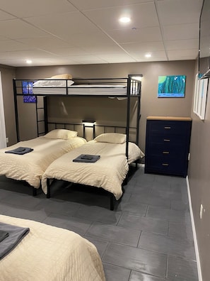 4 Schlafzimmer, Schreibtisch, kostenloses WLAN, Bettwäsche
