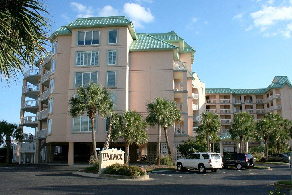 Warwick 305 -Spectacular Views, Direct Oceanfron
