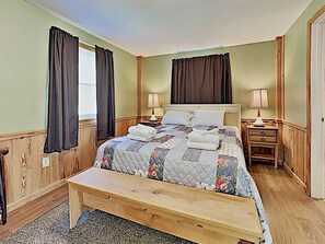 5 dormitoris, planxa i posts de planxar, wifi gratuïta i roba de llit 