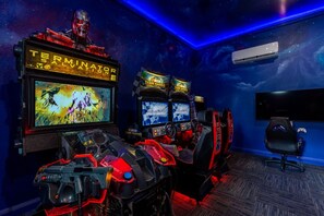 Games room - Reunion Fantasy | Games Room, Secret Playroom, English Pub Bar (Kissimmee)