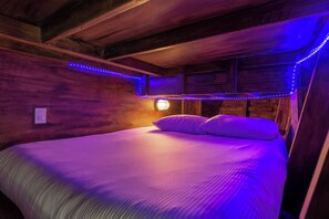 7 chambres, fer et planche à repasser, Wi-Fi, draps fournis