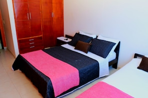 1 bedroom, free WiFi, bed sheets, wheelchair access - PRIVATE ROOM, HIGH FLOOR, BEAUTIFUL VIEW, IN FRONT OF THE BEACH (Cartagena)