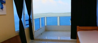PRIVATE ROOM, HIGH FLOOR, BEAUTIFUL VIEW, IN FRONT OF THE BEACH