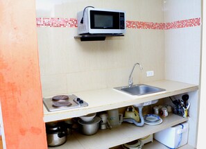 Fridge, microwave, coffee/tea maker, blender