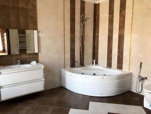 Slippers, towels - Guba Eco Villa (Quba)