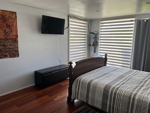 2 bedrooms, iron/ironing board, travel cot, free WiFi